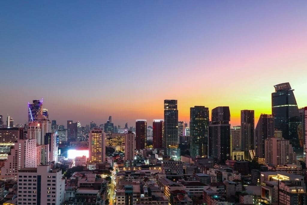 Панорама Queensland Hotel Bangkok 4*