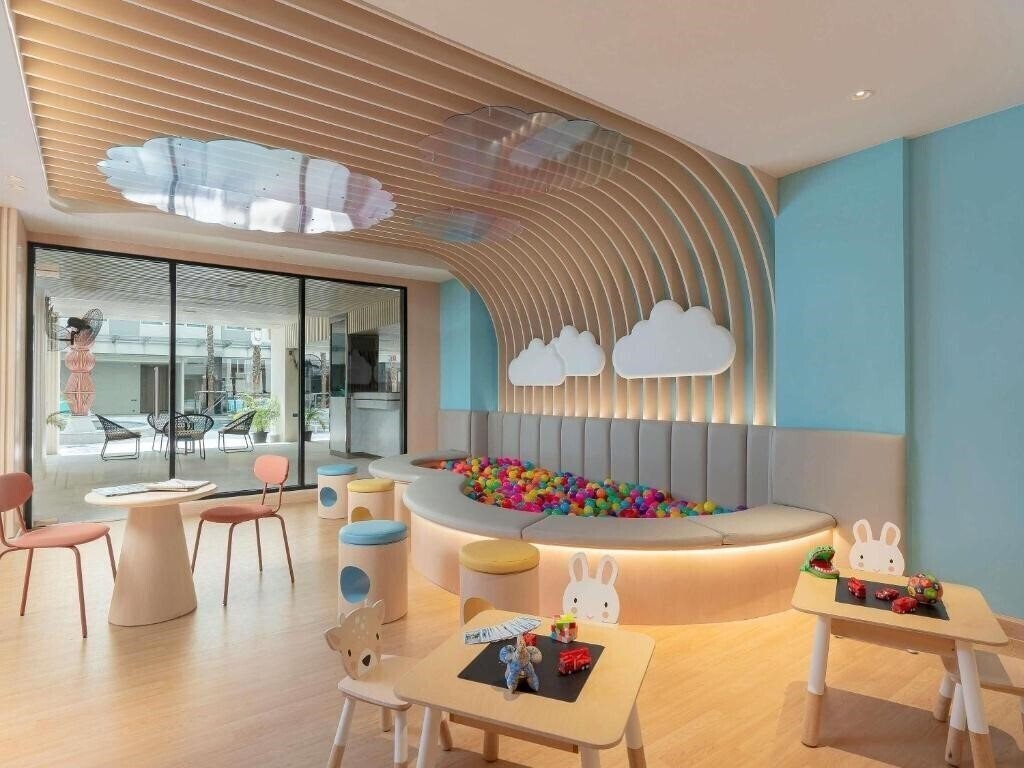 Территория Novotel Living Bangkok Sukhumvit Legacy 4*