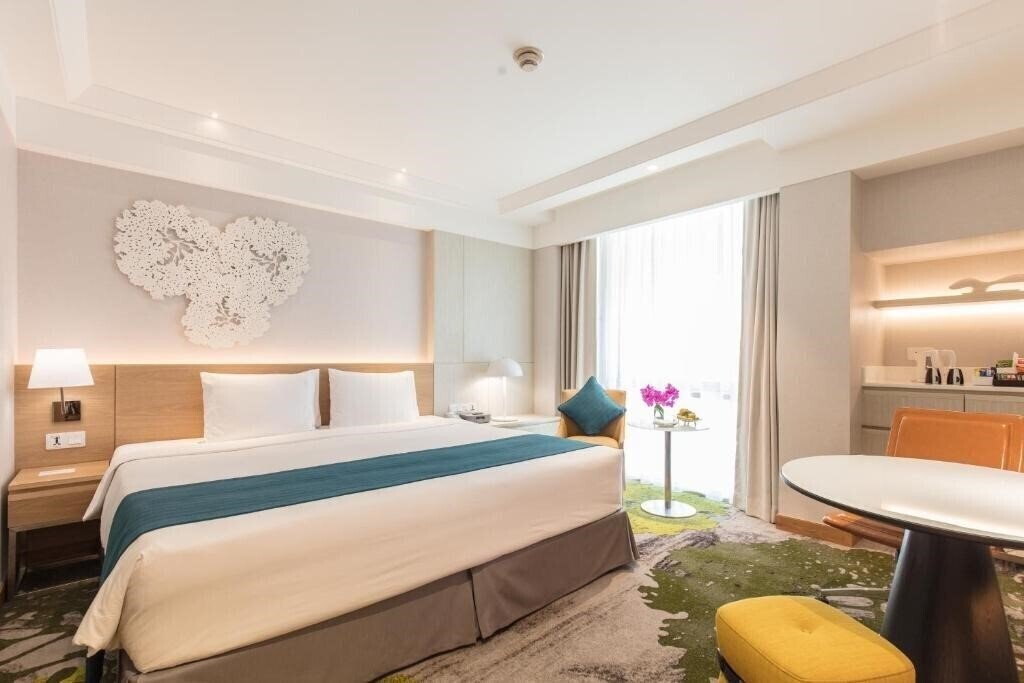 Панорама Holiday Inn Bangkok 4*