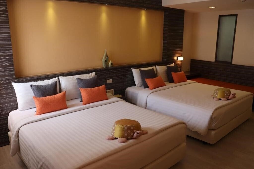 Територія Bossotel Bangkok 3*
