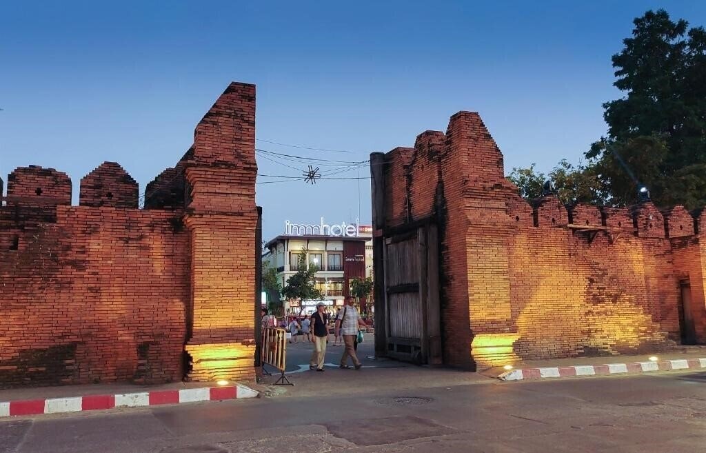 Территория Imm Hotel Thaphae 3*