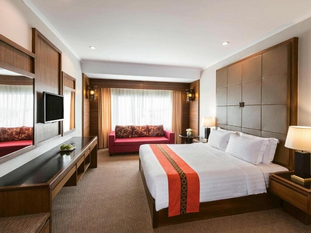 Территория Movenpick Suriwongse Hotel Chiang Mai 4*