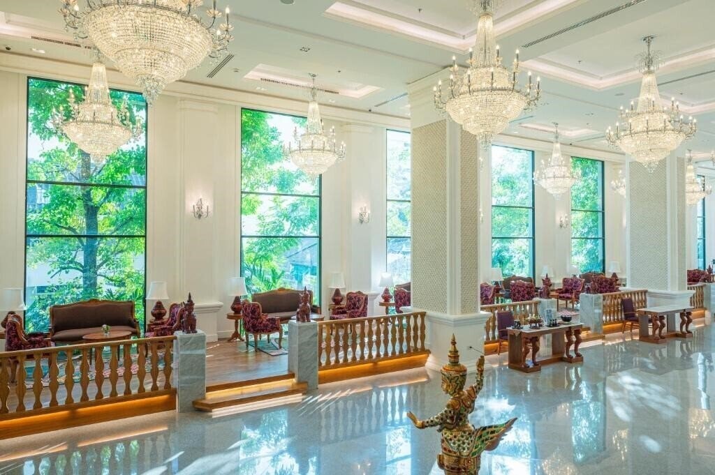 Вид Empress Premier Hotel 5*