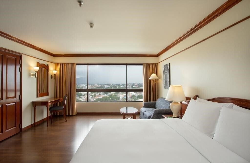 Территория Centara Riverside Hotel Chiang Mai 4*