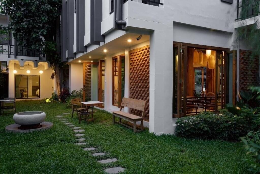 Отель The Locals Chiang Mai 3*