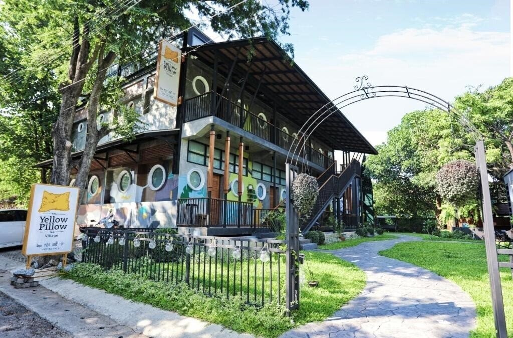 Вид Yellow Pillow Hotel 3*