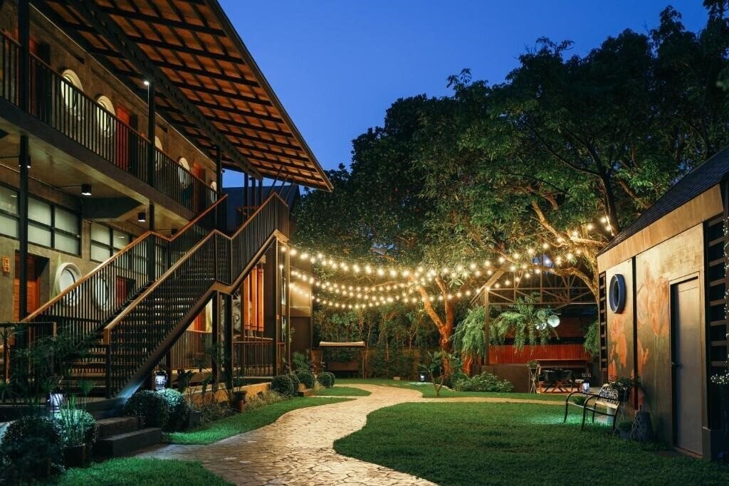 Апартаменты Yellow Pillow Hotel 3*