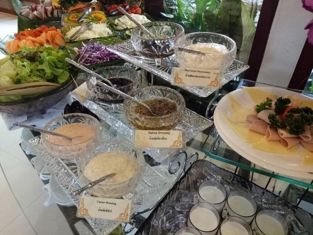 Панорама Kodchasri Thani 4*