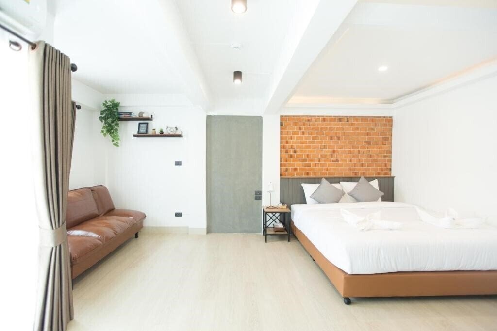 Территория Old City Wall Inn 3*