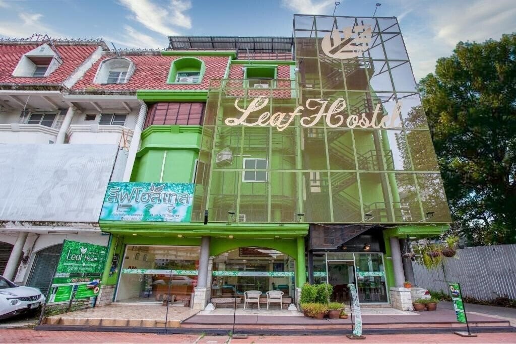 Отель Oyo 928 Leaf Hostel 2*