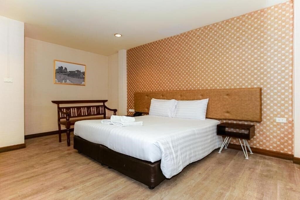 Вид Parasol Hotel Chiang Mai By Compass Hospitality 2*