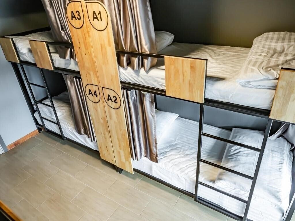 Фото Ray Coffee Bar & Hostel 2*