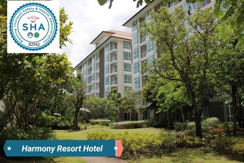 Територія Harmony Resort Hotel 4*