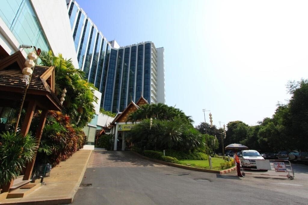 Апартаменты Empress Chiang Mai 4*