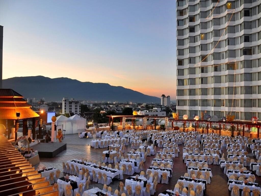 Территория Central Duangtawan Hotel 4*