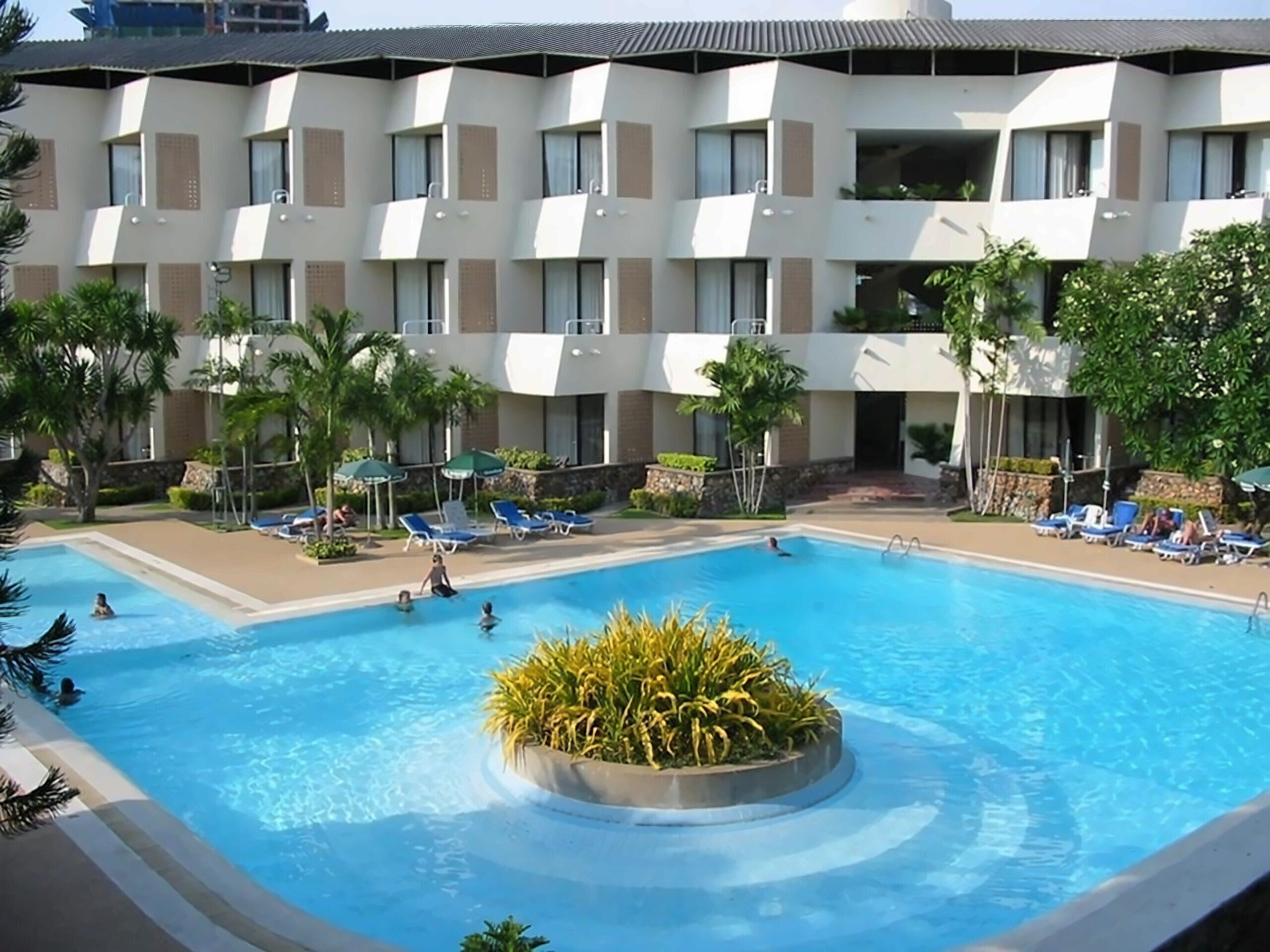 Отель Tropicana Pattaya 4*