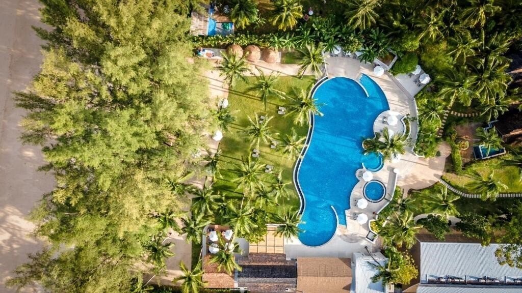 Отель Manathai Khao Lak 4*