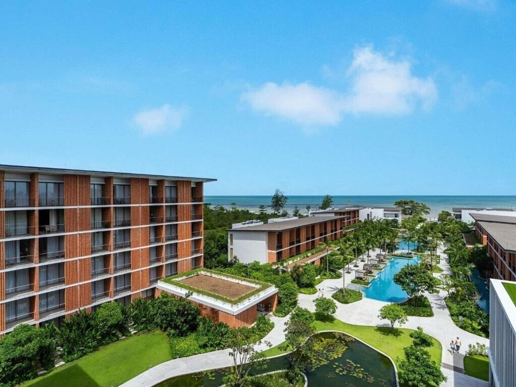 Готель Pullman Khao Lak Katiliya Resort & Villas 5*