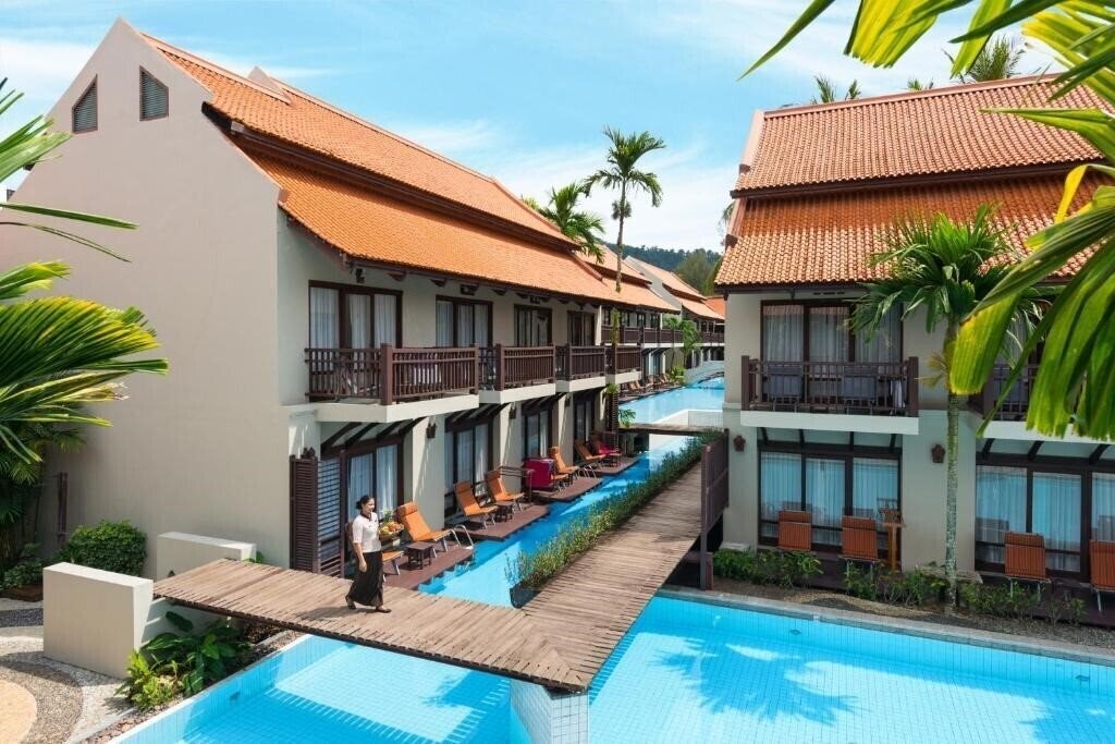 Отель Khaolak Oriental Resort 4*