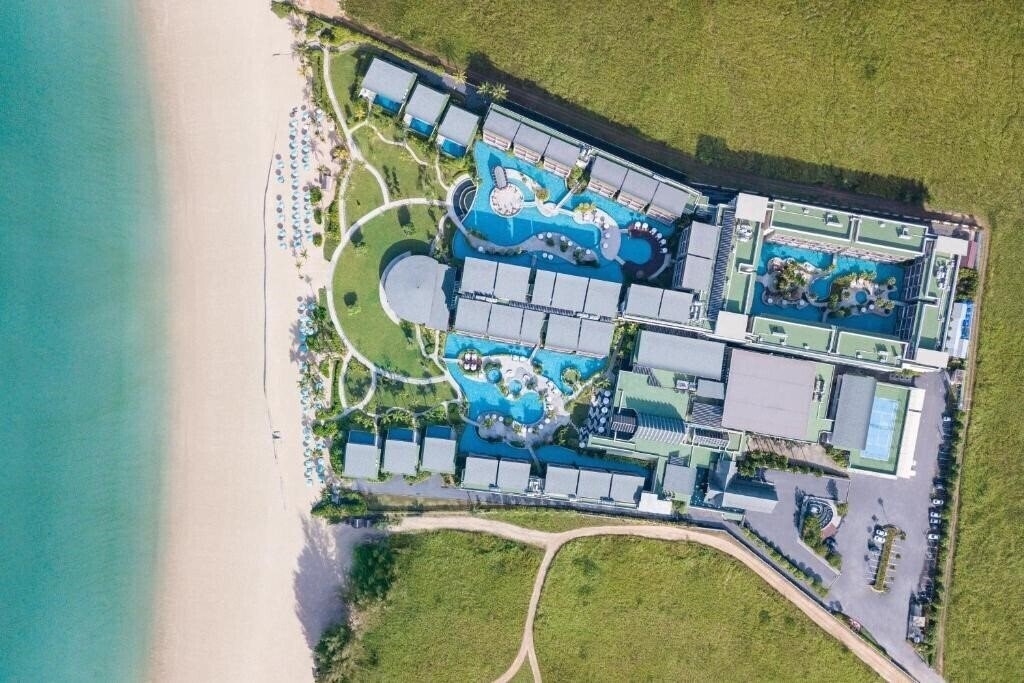 Вид Le Meridien Khao Lak Resort & Spa (ex. Bangsak Merlin Resort) 5*