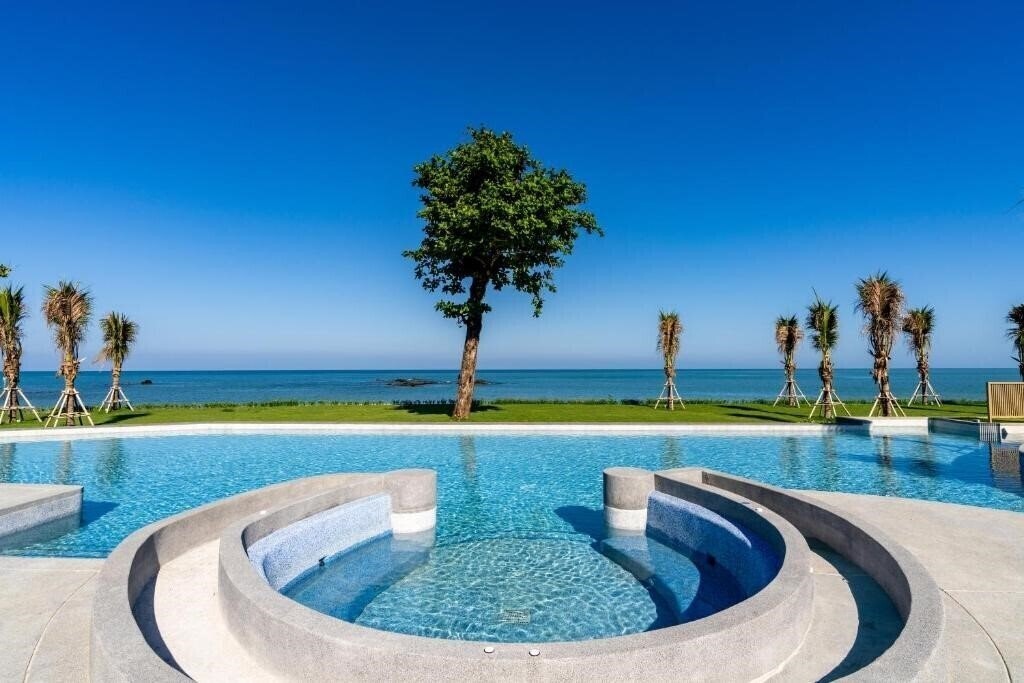 Территория Little Shore Khao Lak By Katathani 5*