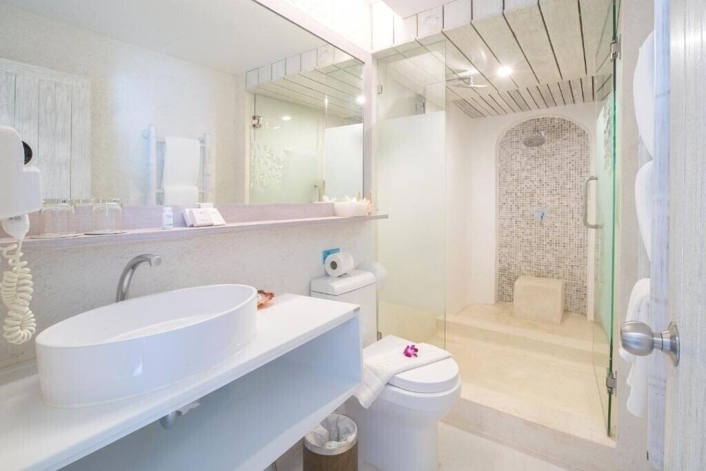 Панорама Ocean Breeze Resort 3*