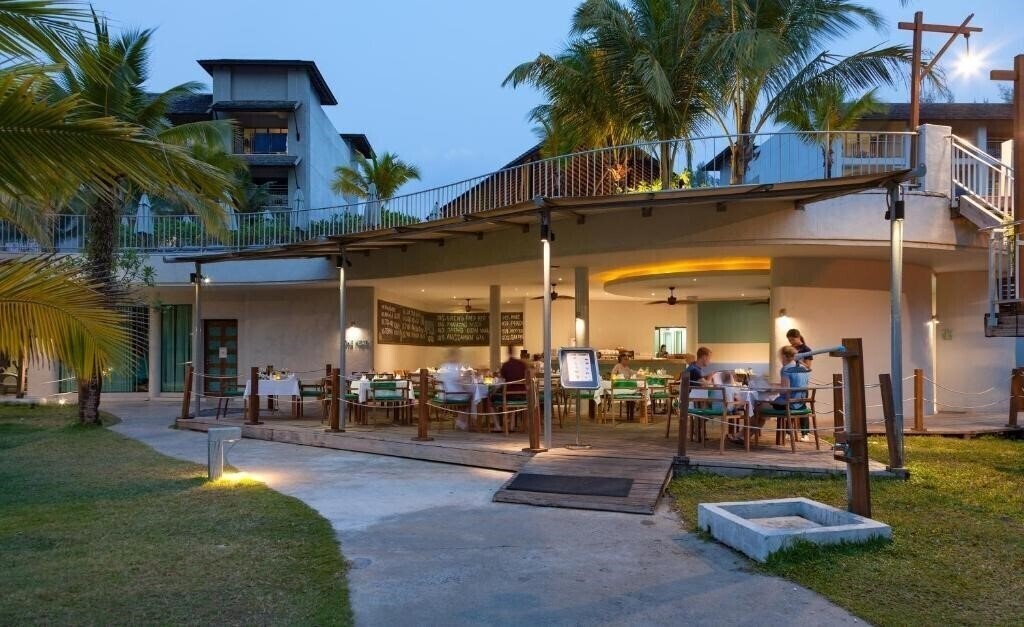 Картинка Mai Khao Lak Beach Resort & Spa 5*
