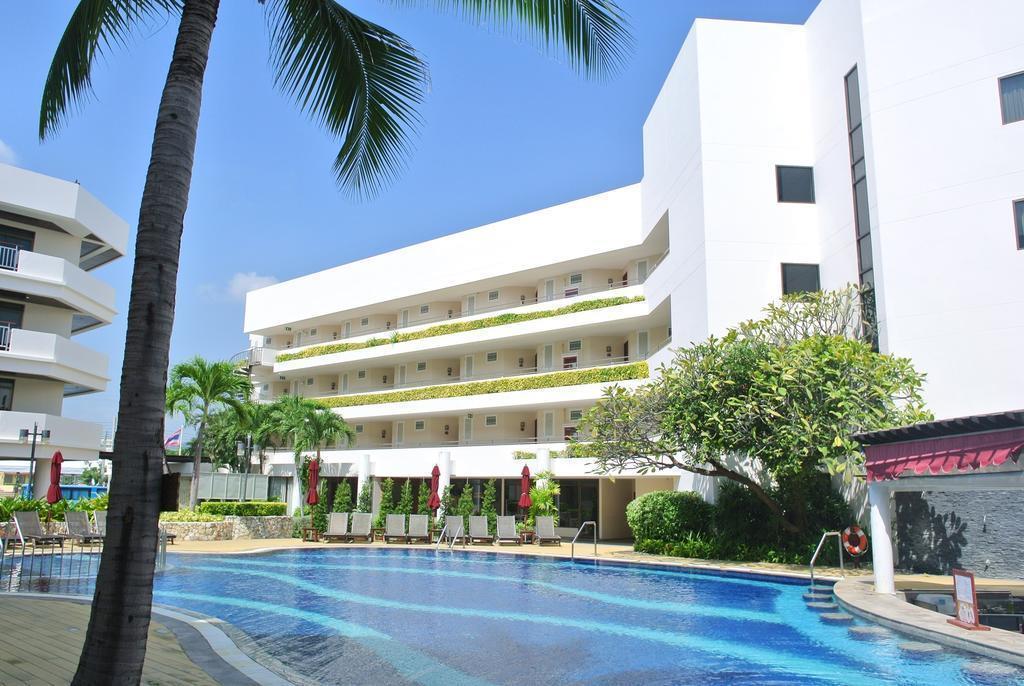 Отель Imperial Hua Hin Beach Resort 3*