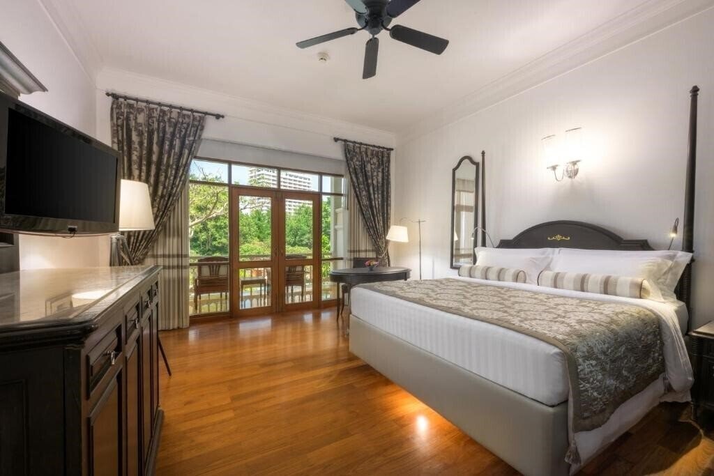 Вид Centara Grand Beach Hua Hin Prince Palace 4*