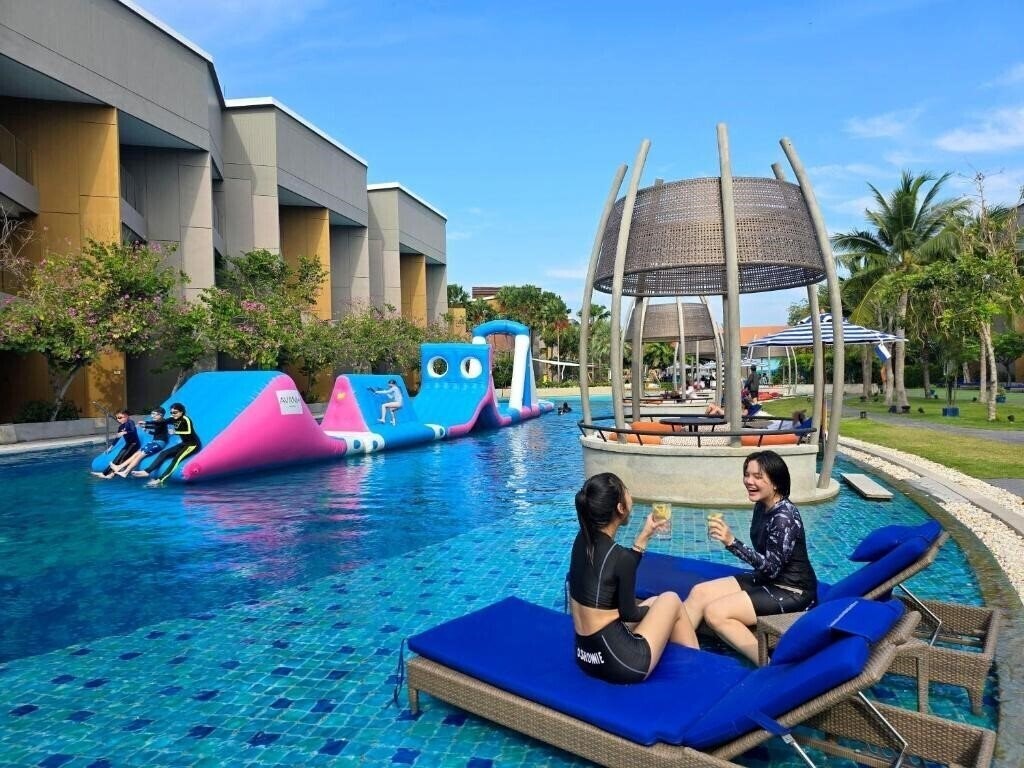 Территория Avani Hua Hin Resort & Villas 5*