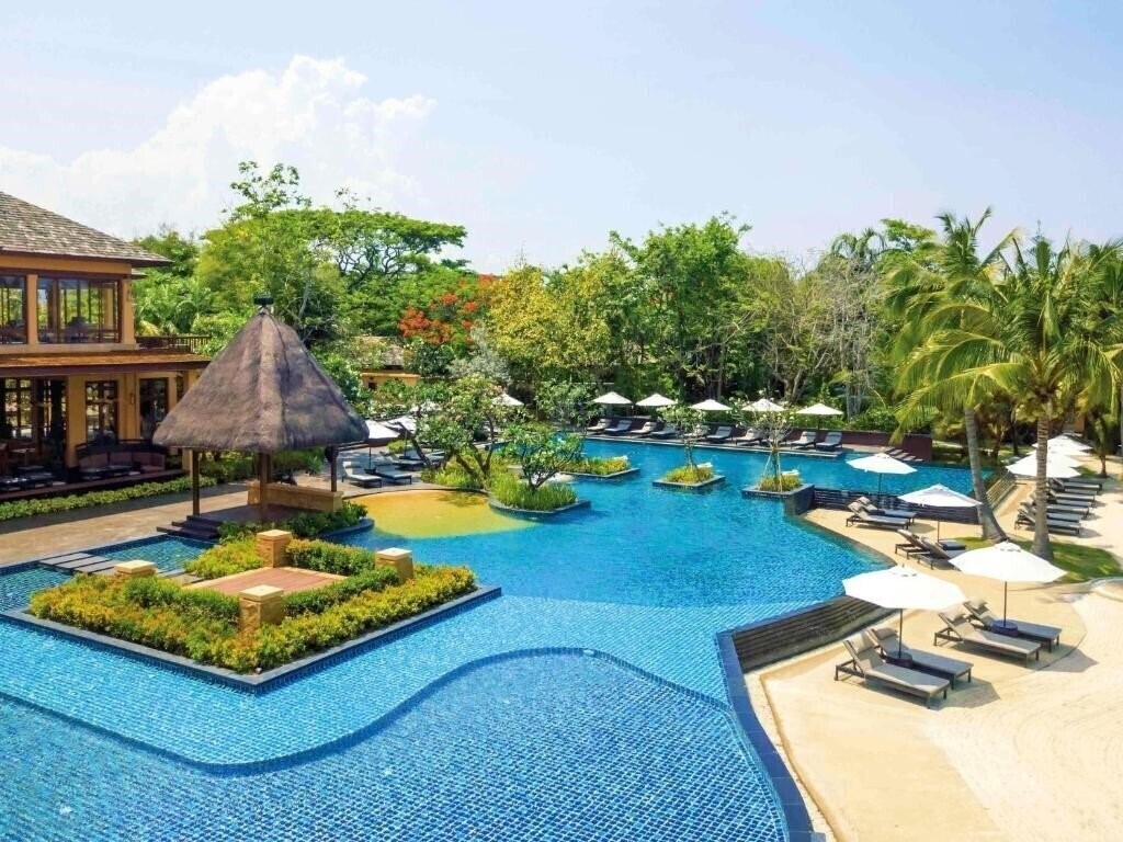 Территория Movenpick Asara 5*