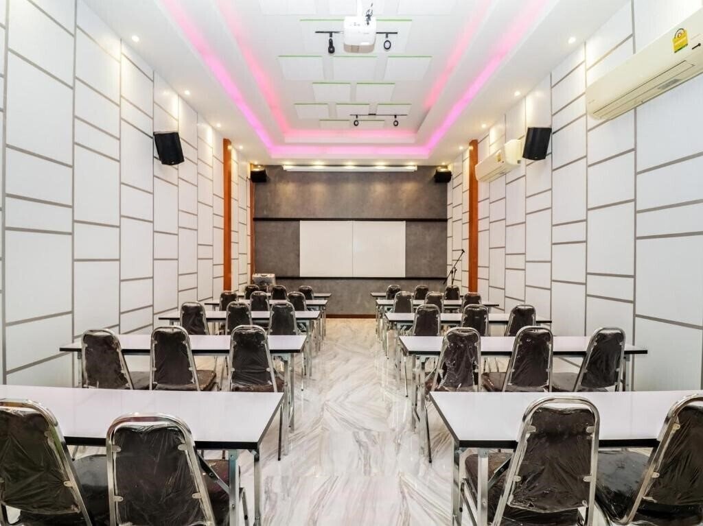 Апартаменты Oyo 119 Hua Hin Baan Noppadol Loft 2*