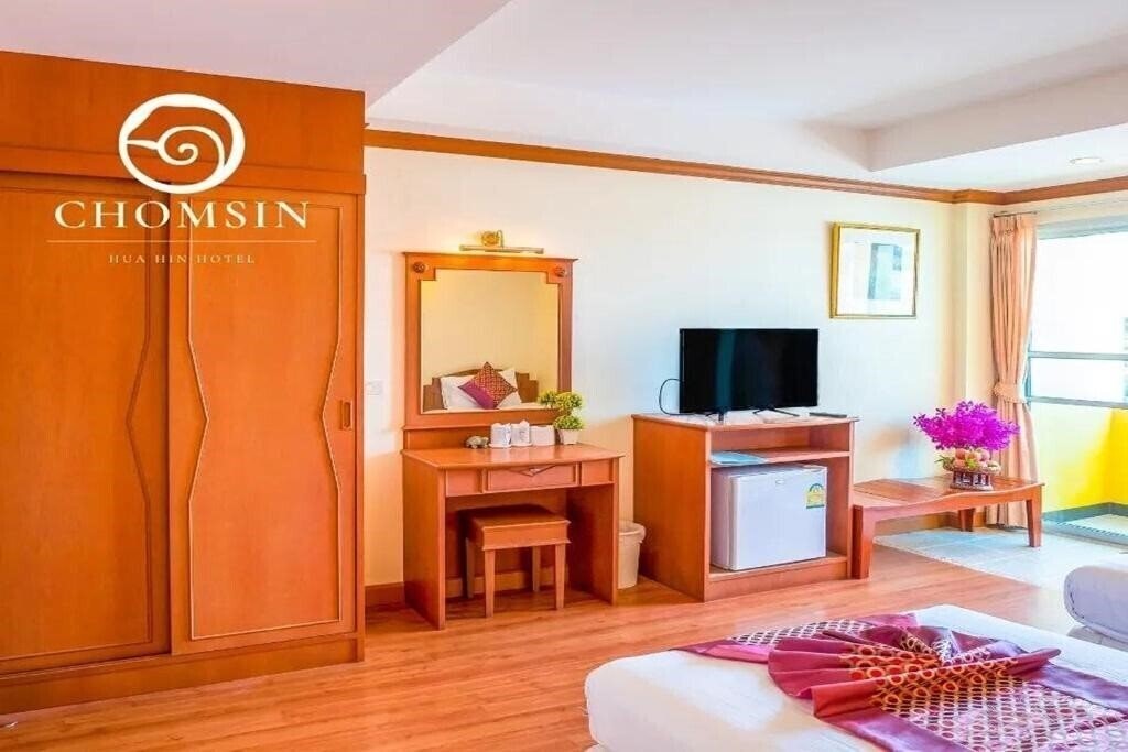 Отель Chomsin Hua Hin 3*