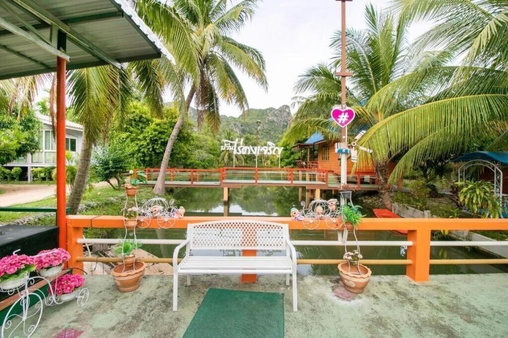 Территория Oyo 1062 Baanrai Kongjaroen 3*