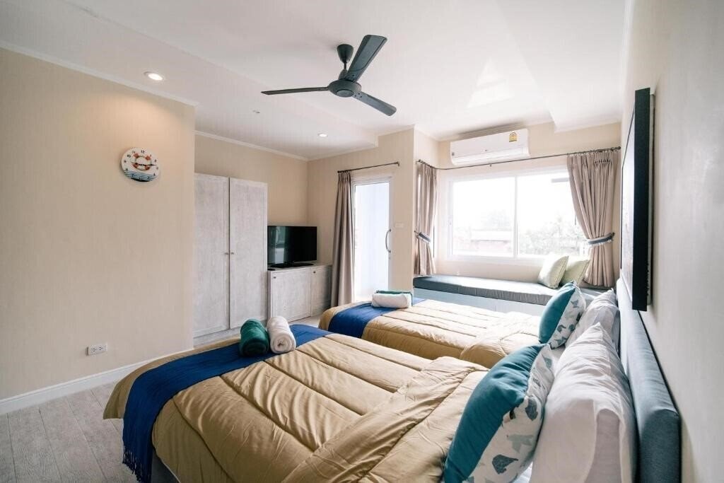 Панорама Surf & Sand Resort 3*