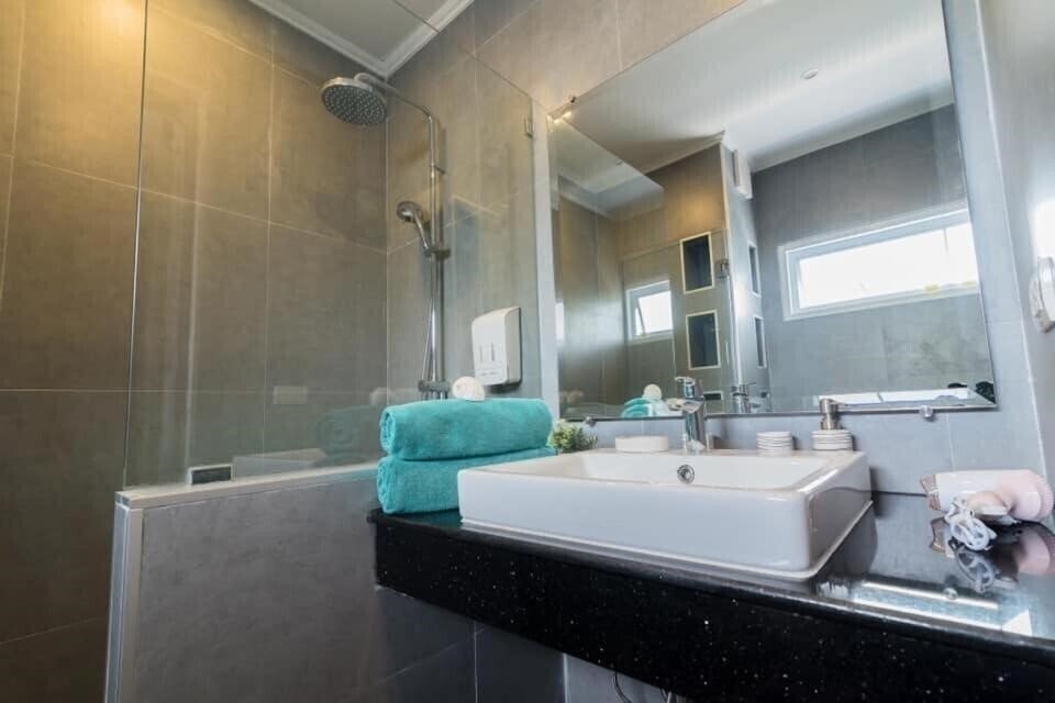 Фотография Surf & Sand Resort 3*