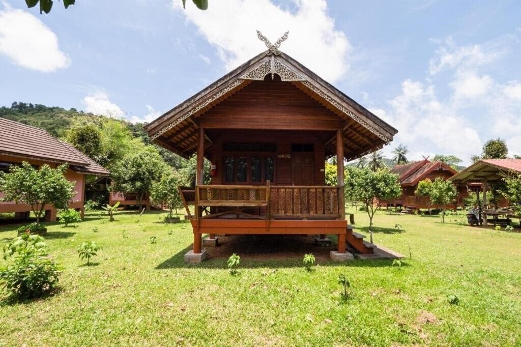 Панорама Oyo 1143 Phet Luran Thai Resort Kohchang 2*