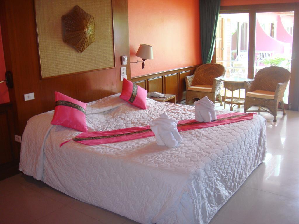 Апартаменти Cookies Resort White Sand Beach 3*