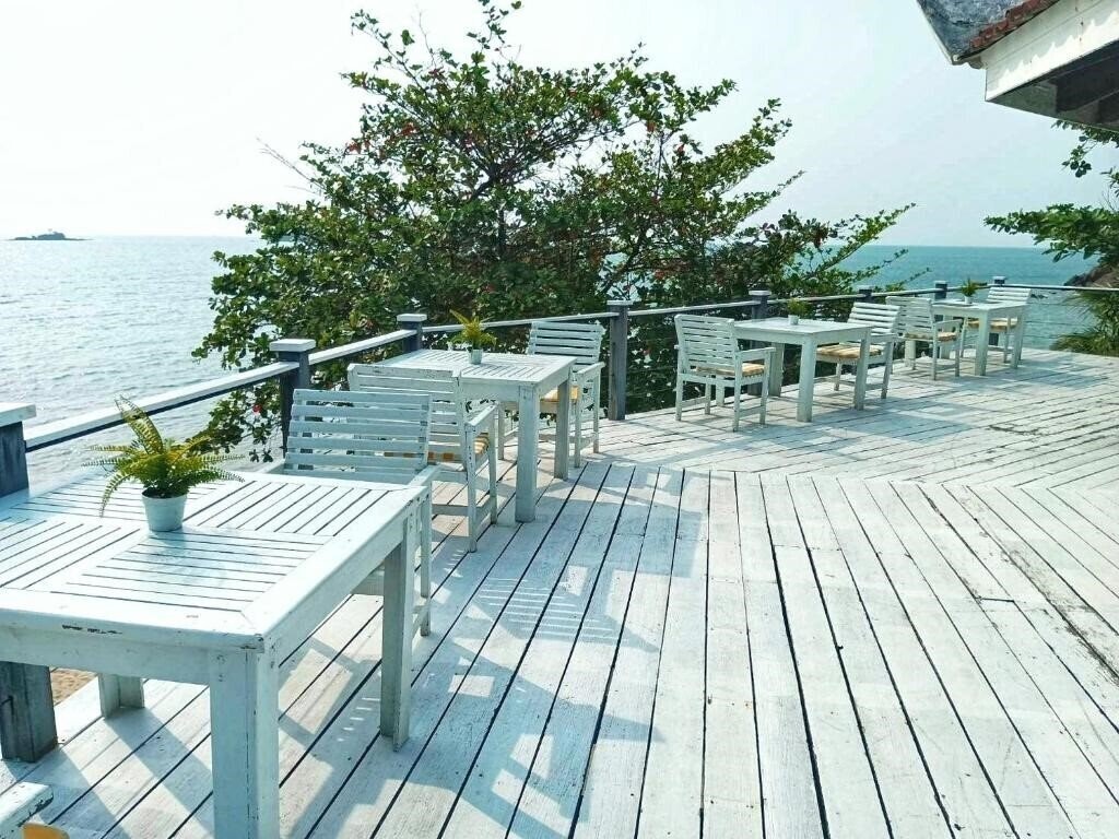 Панорама Koh Chang Cliff Beach Resort 3*