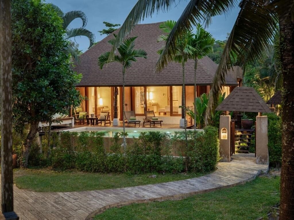 Панорама High Season Pool Villa & Spa 5*