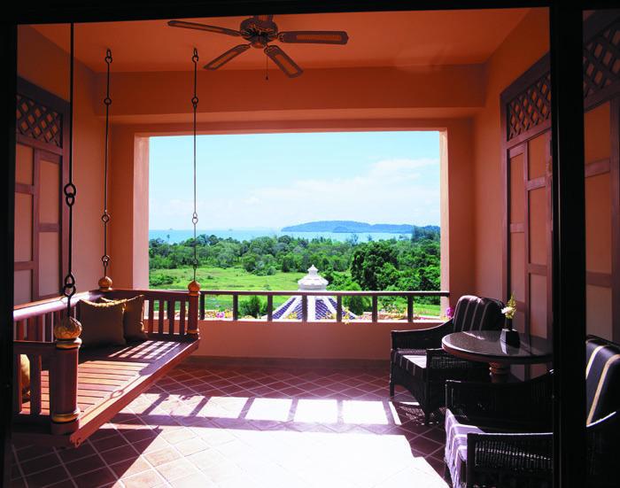 Територія Pavilion Queen’s Bay 4*