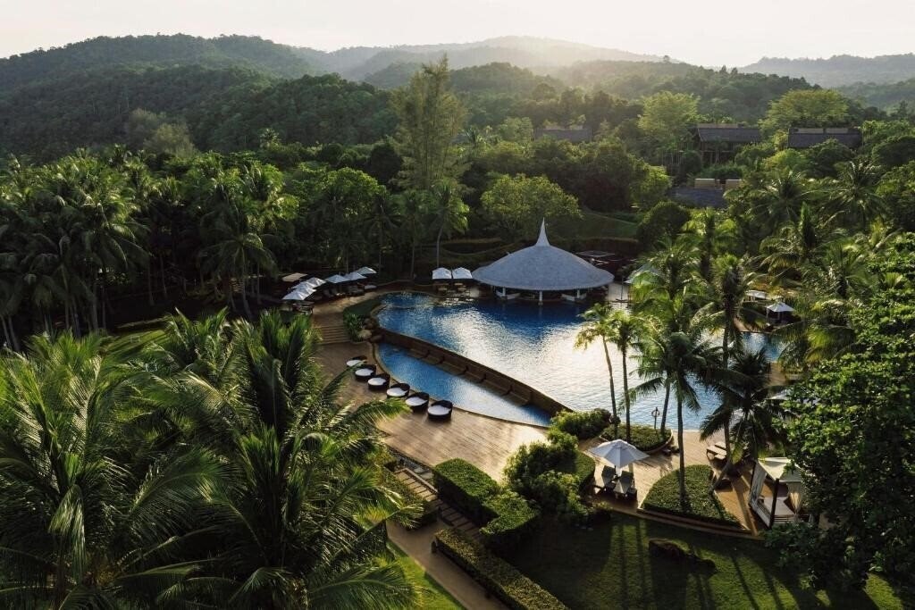 Отель Phulay Bay, A Ritz-Carlton Reserve 5*