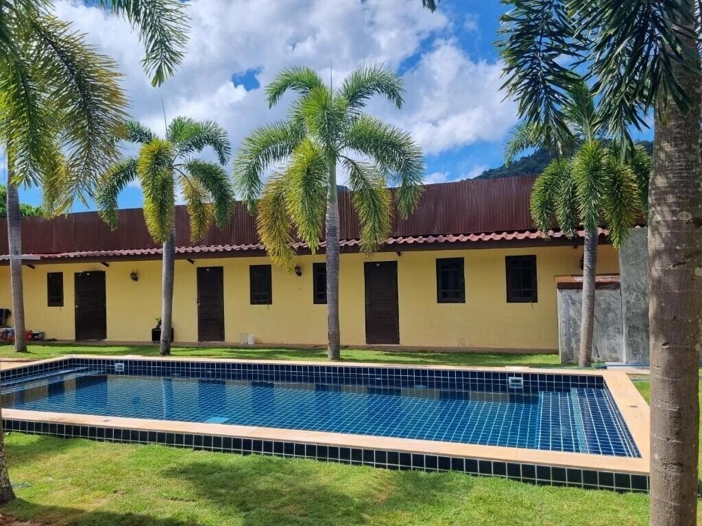 Готель 3 Bees Guesthouse 3*