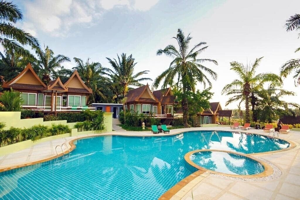 Отель Palm Paradise Resort 3*