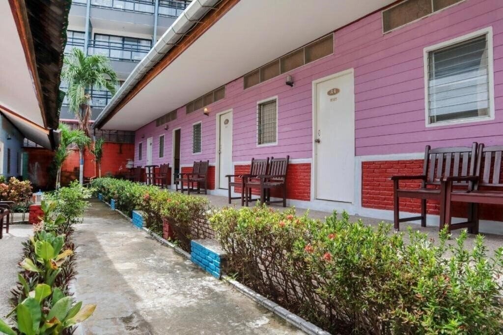 Территория Oyo 681 Paradise Hotel 2*