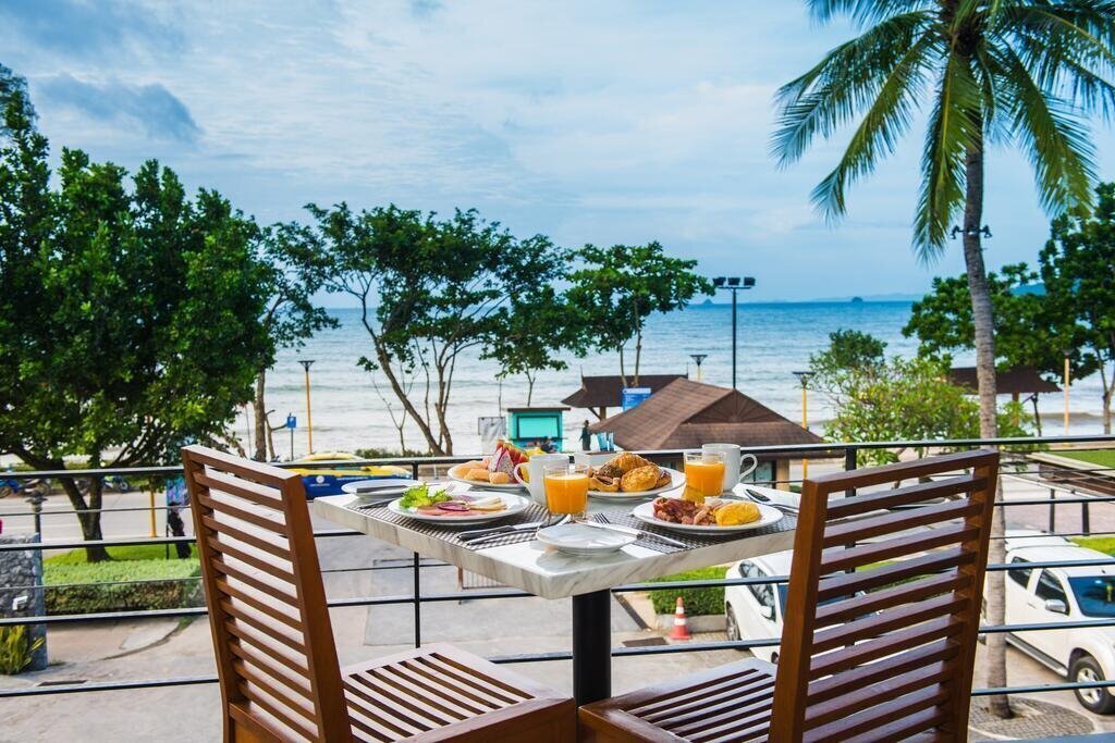 Вид Holiday Inn Resort Krabi Ao Nang Beach 4*