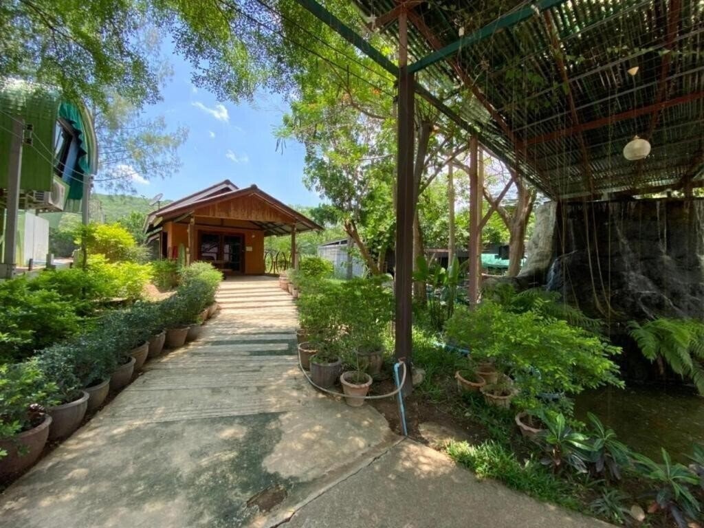 Апартаменты Oyo 966 Boss Khaoyai 2*