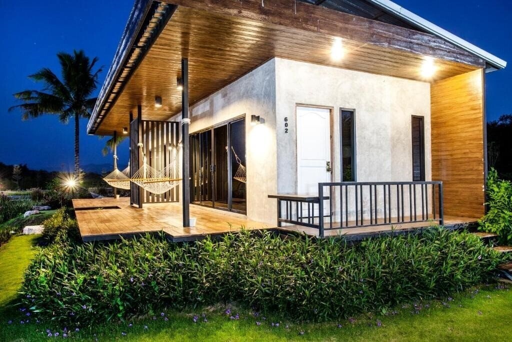 Апартаменты The White Knot Farm Stay 3*