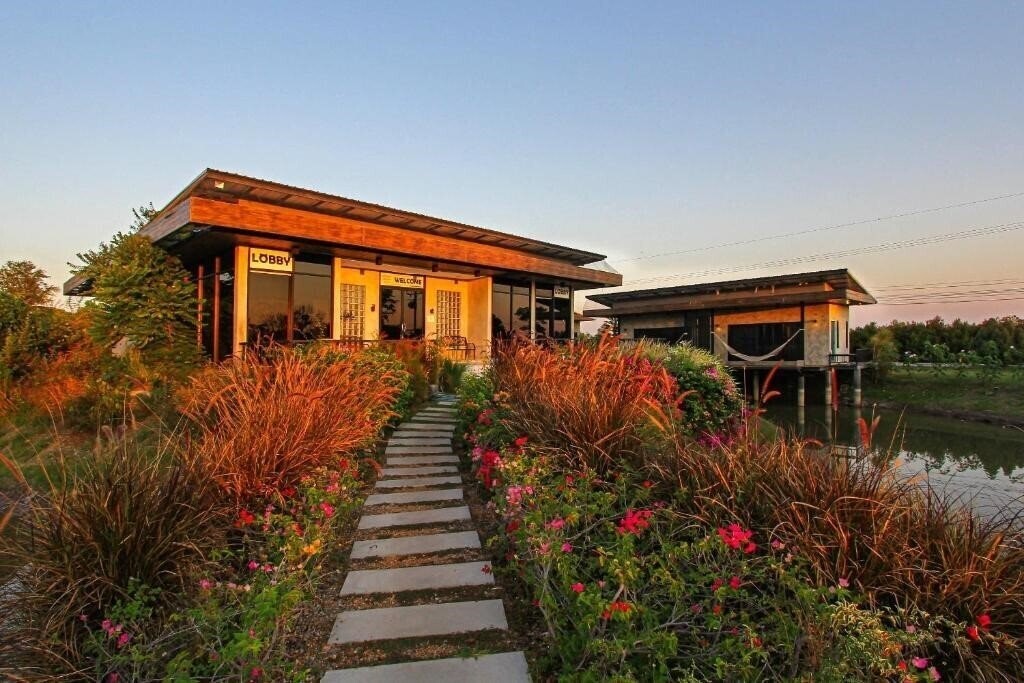 Вид The White Knot Farm Stay 3*