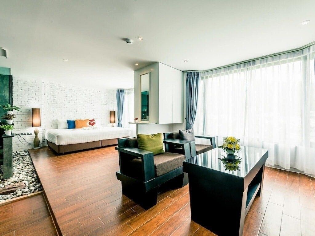 Панорама Raha Grand Hotel (ex. Nara Grandeur Hotel Patong) 3*